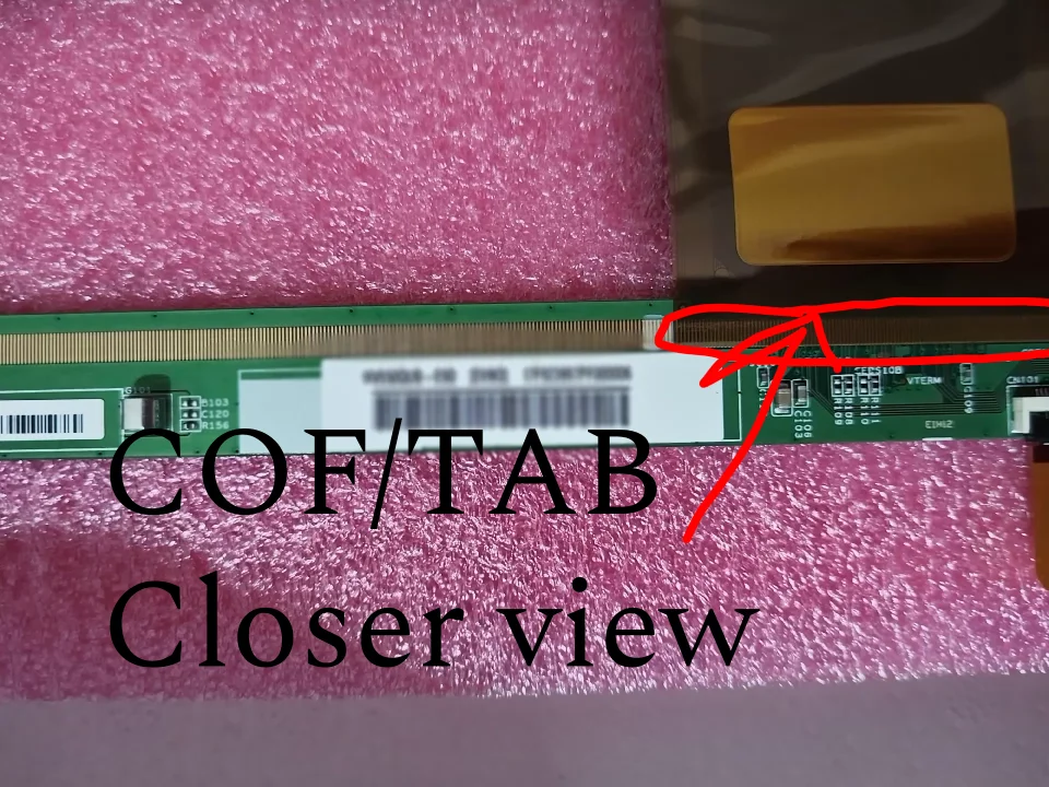 A closer detail of how a LCD screen(open cell)'s chip on film(COF) looks like.